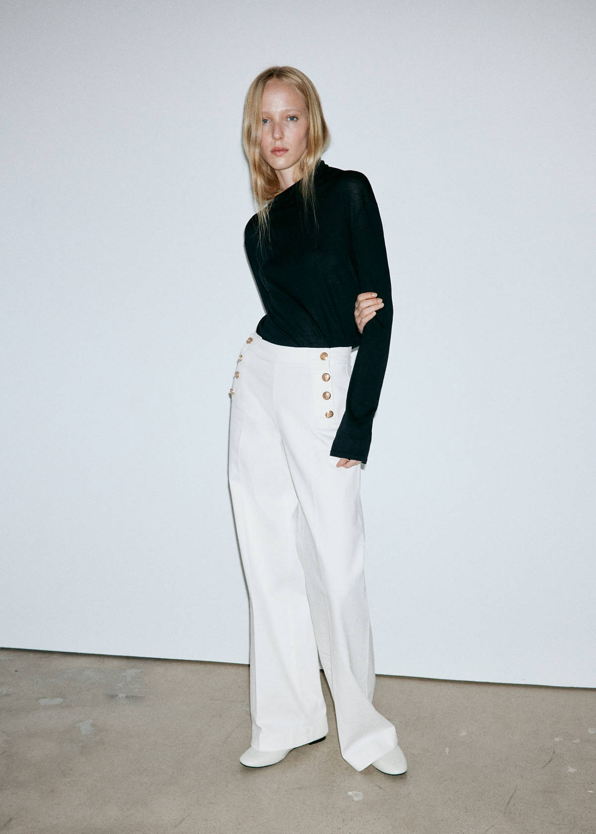 Wide-leg jeans with side buttons — White
