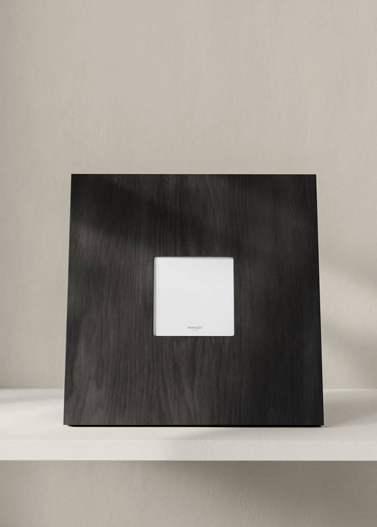 Medium wooden photo frame — Black