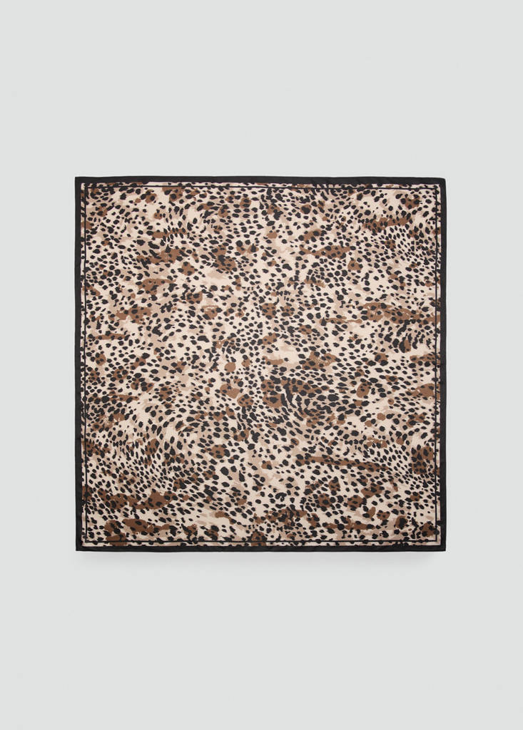 Leopard printed scarf — Brown