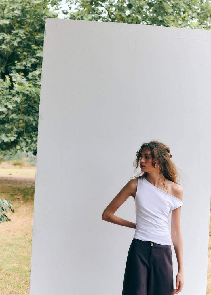 Flowy straight-fit trousers — Brown