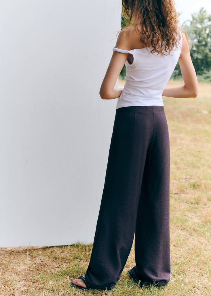 Flowy straight-fit trousers — Brown