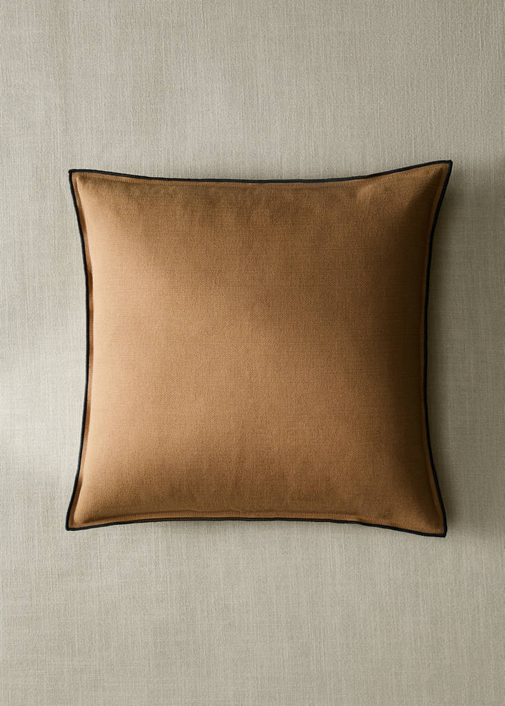 Linen cotton cushion cover with overlock tab 40x60 cm — Curry