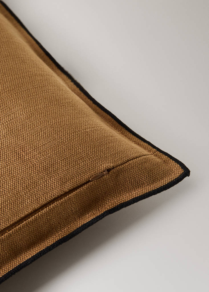 Linen cotton cushion cover with overlock tab 40x60 cm — Curry
