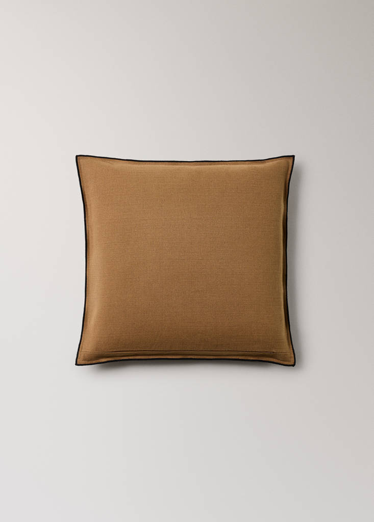 Linen cotton cushion cover with overlock tab 40x60 cm — Curry