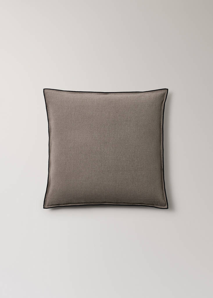 Linen cotton cushion cover with overlock tab 40x60 cm — Medium Brown