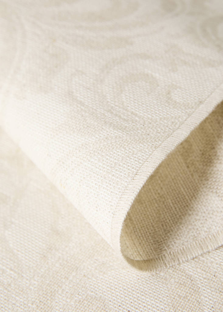 Resin-coated jacquard placemat with overlock stitching — Light/Pastel Brown
