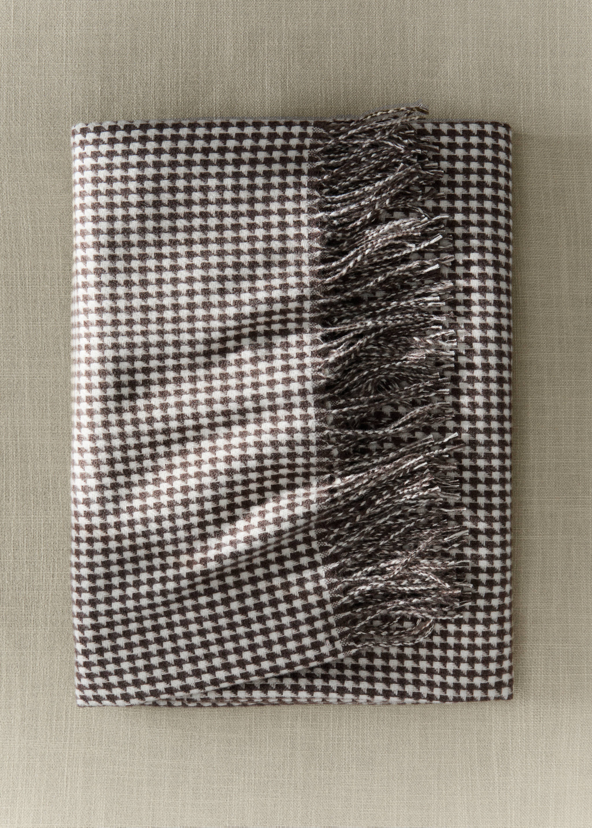 Wool blanket with fringe detail - General plane