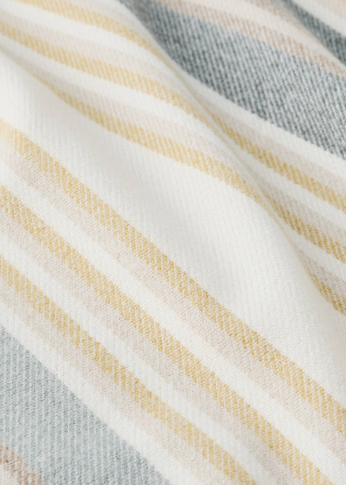 Soft check-pattern blanket — Aqua Green