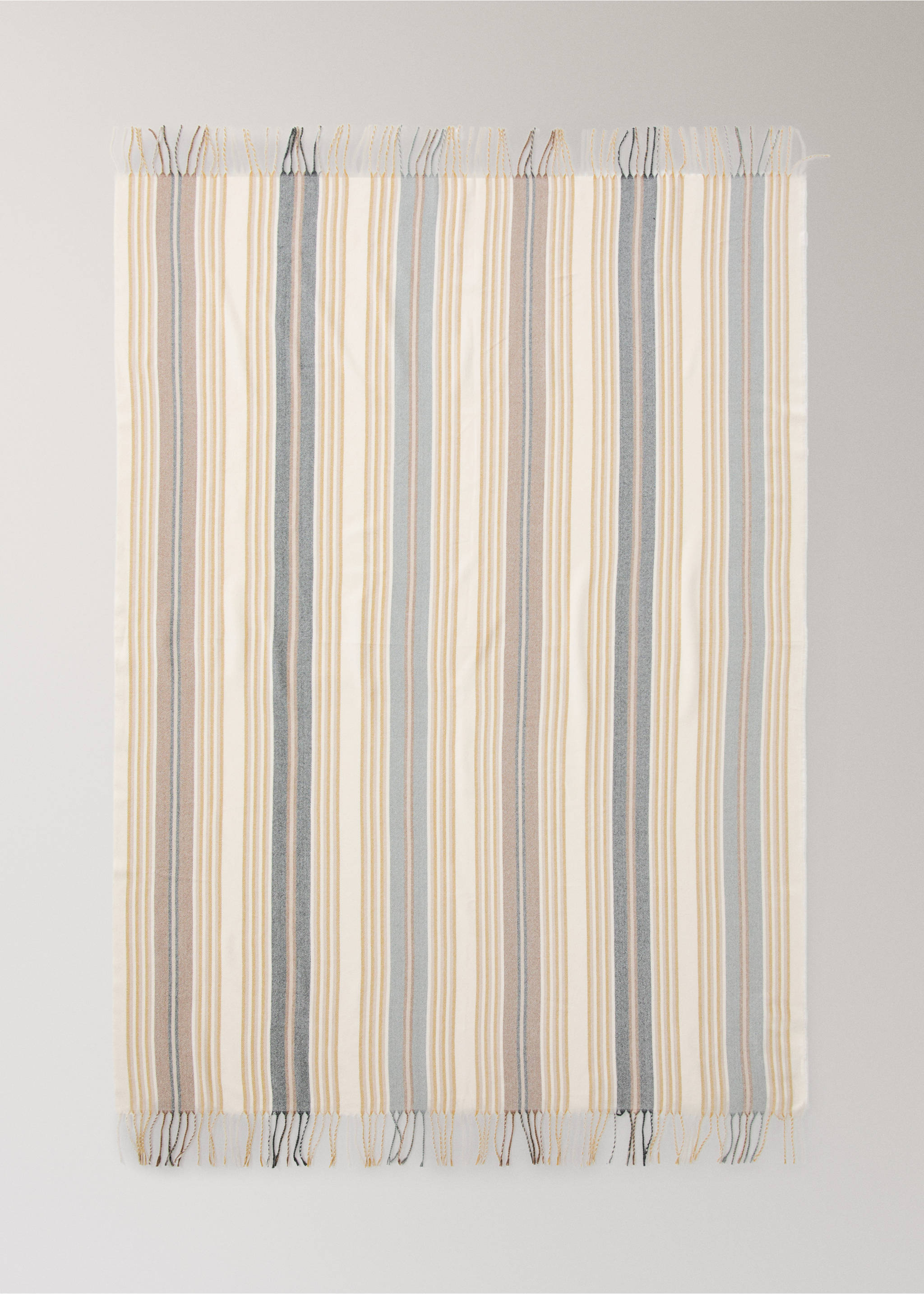 Wool blanket with fringe detail - Details of the article 3, Aqua Green. Ref: 37072550-00.