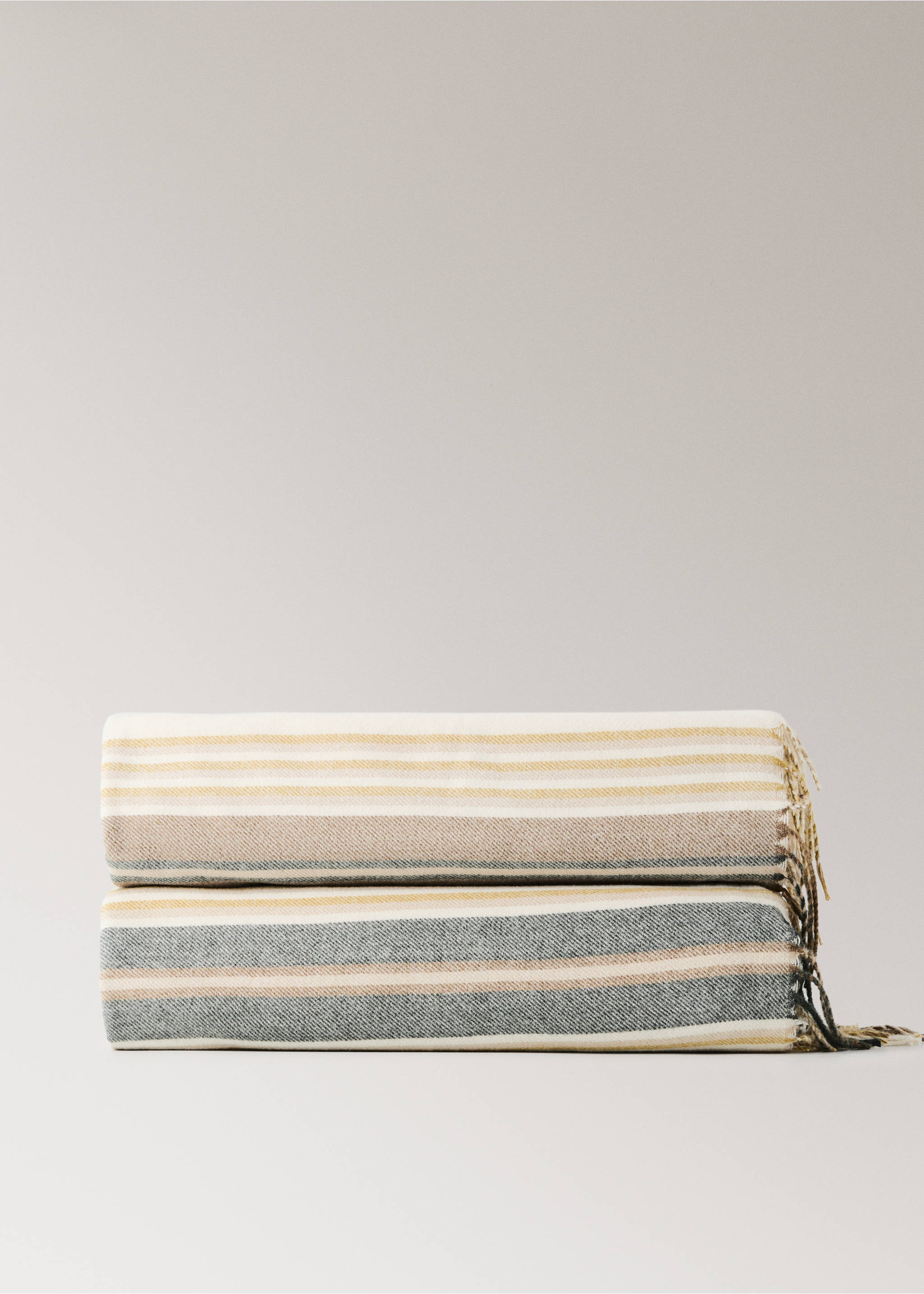 Wool blanket with fringe detail - Article without model, Aqua Green. Ref: 37072550-00.