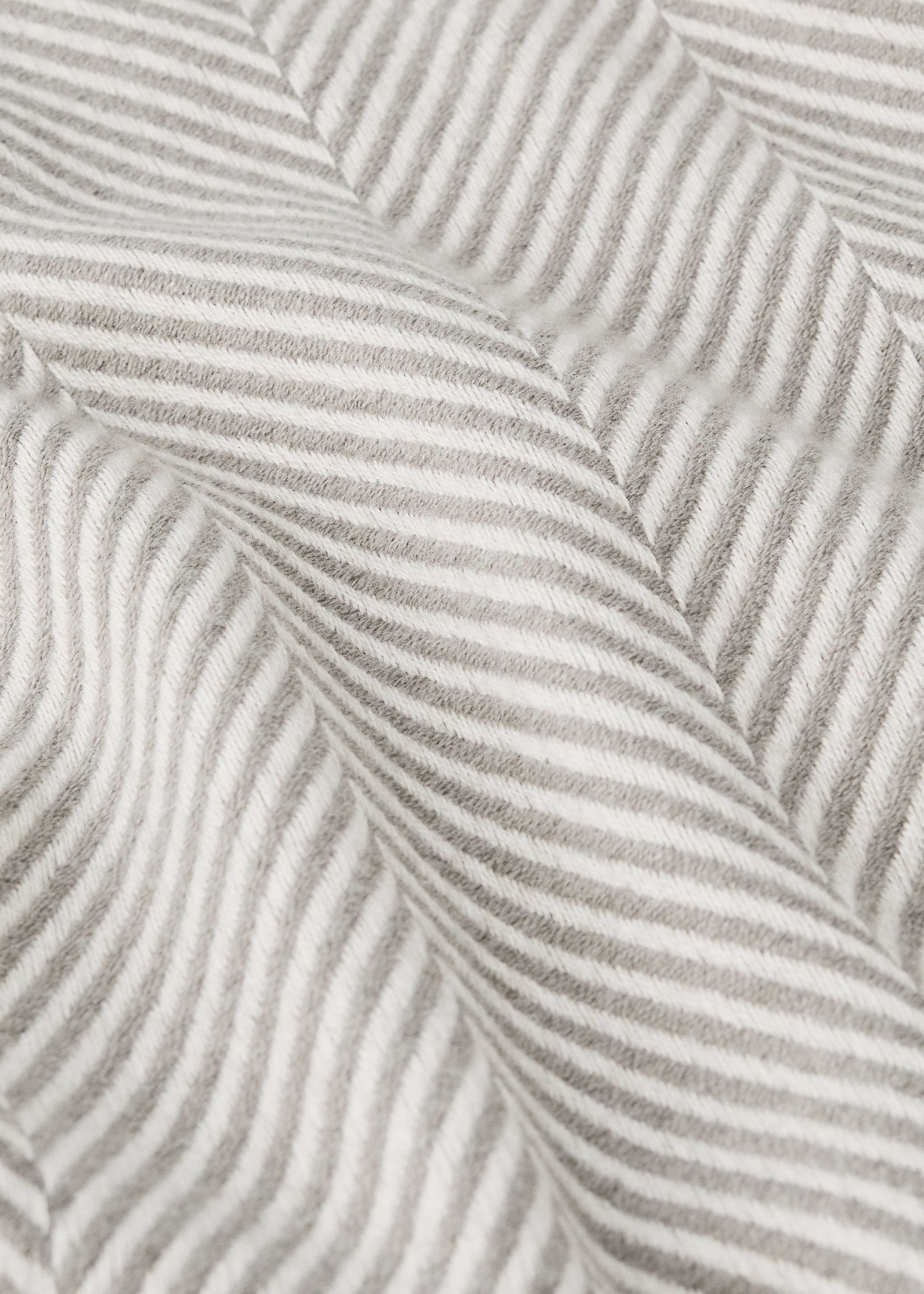 Wool blanket with fringe detail - Details of the article 1