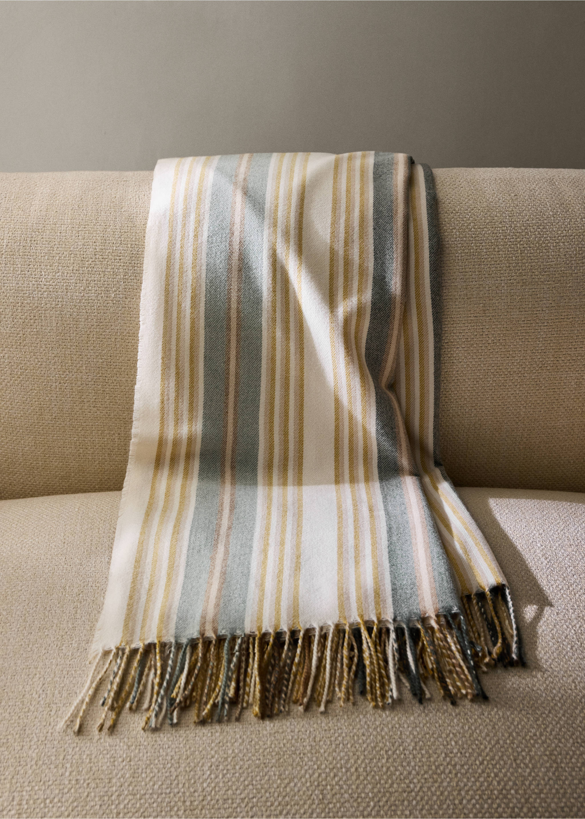 Wool blanket with fringe detail - General plane, Light/Pastel Brown. Ref: 37072550-00.
