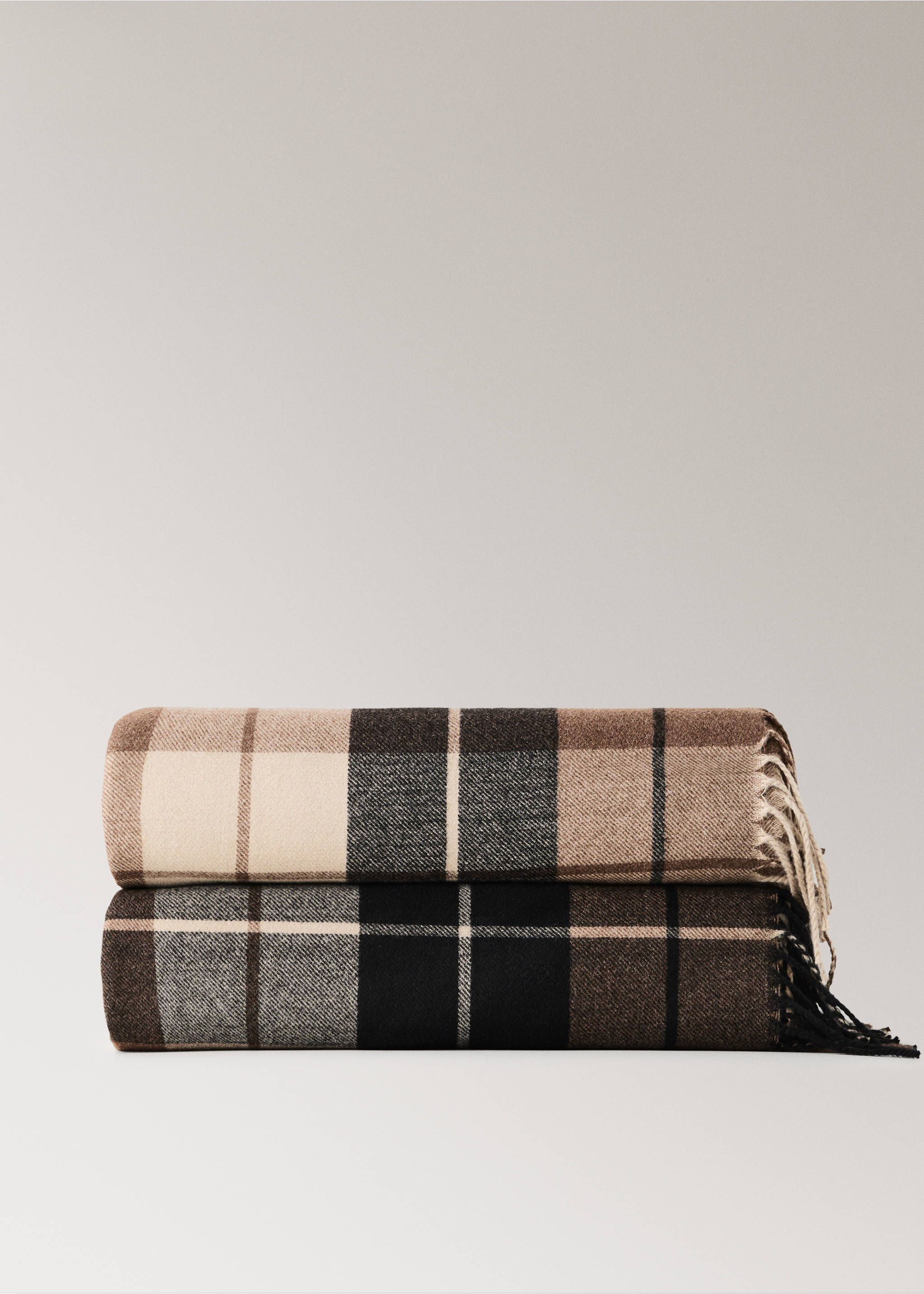 Wool blanket with fringe detail - Article without model, Light/Pastel Brown. Ref: 37072550-00.