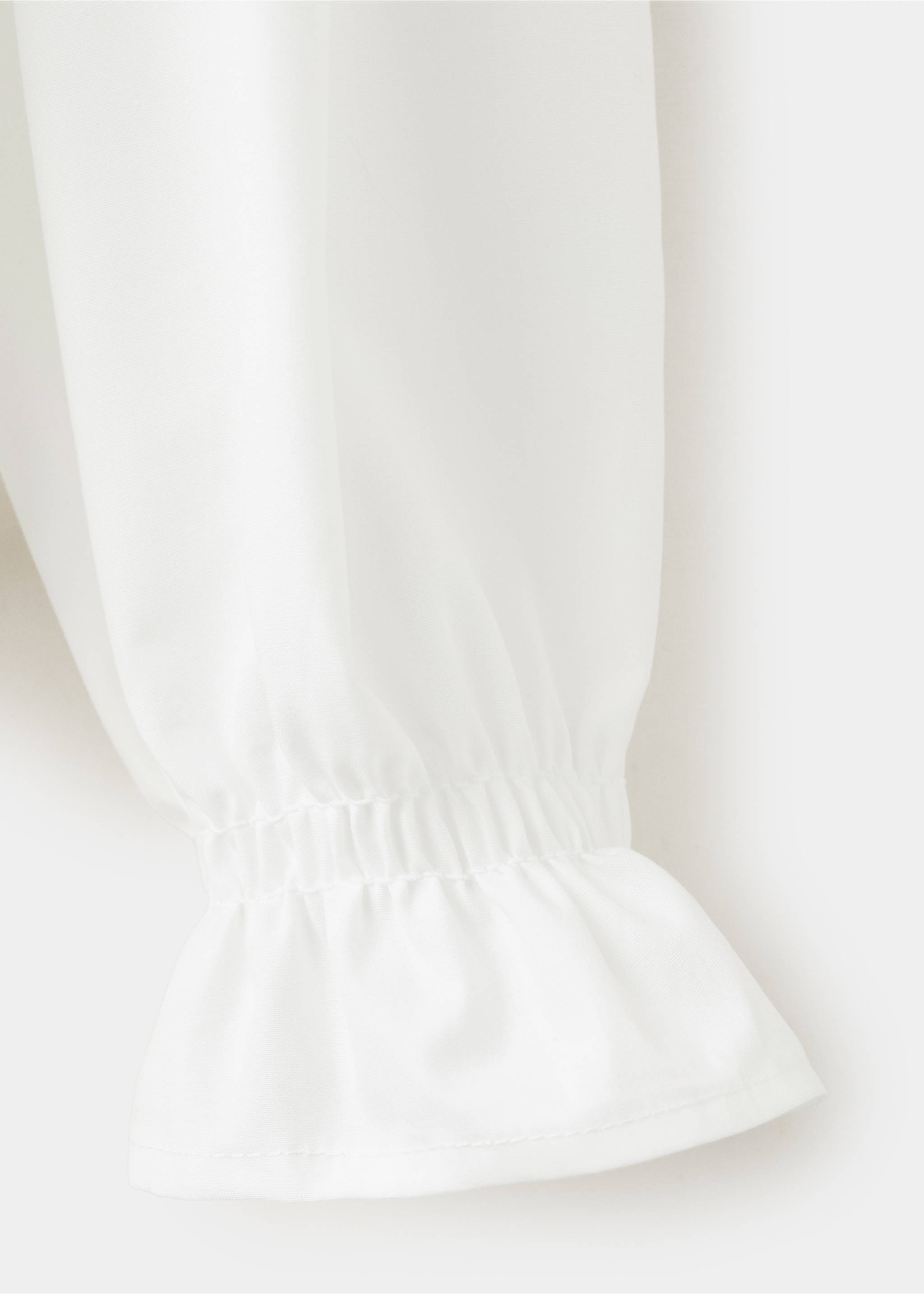 Gathered details cotton shirt - Details of the article 0, White. Ref: 37072889-00.