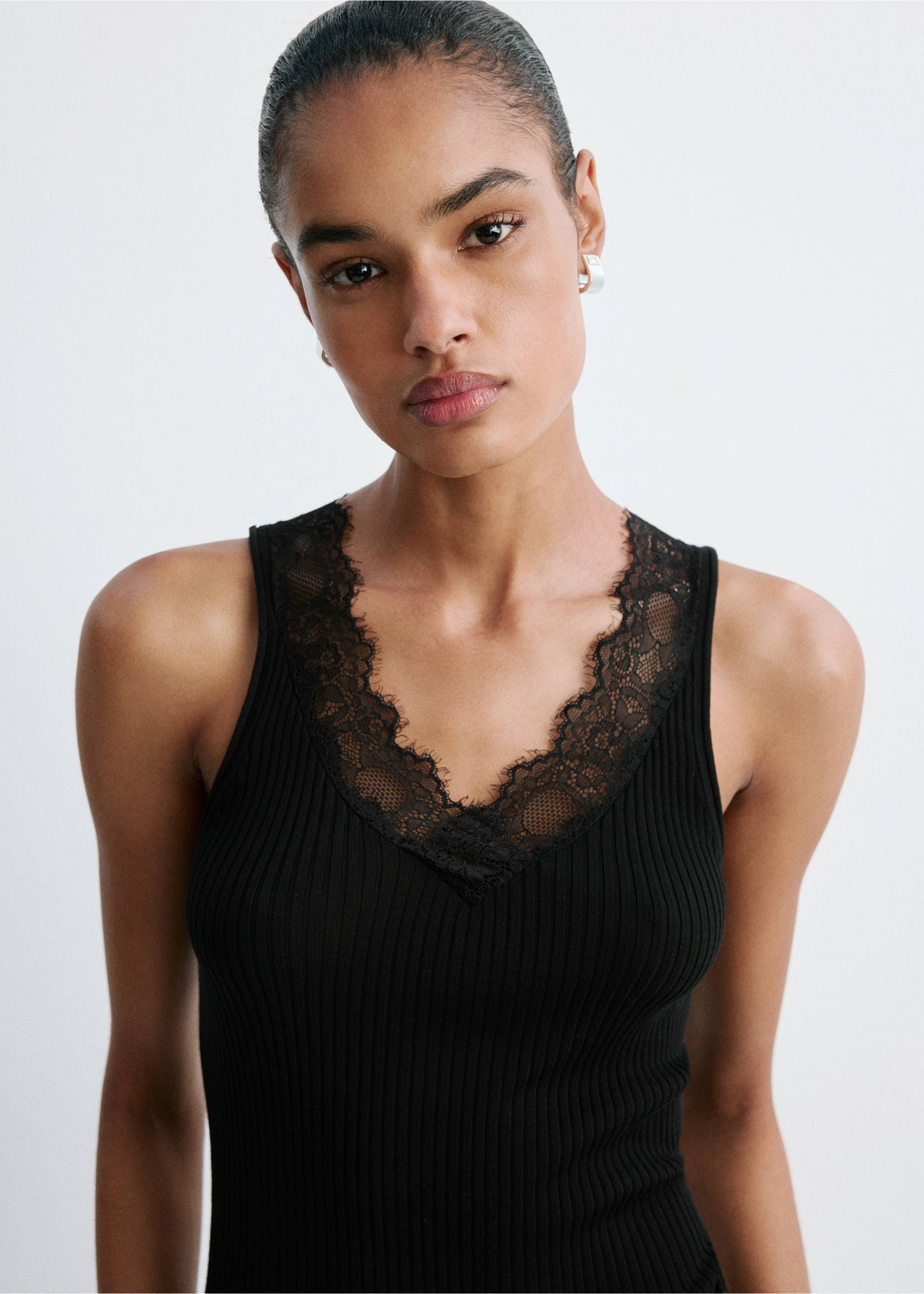 Lace lyocell top - Details of the article 3, Black. Ref: 37072894-00.