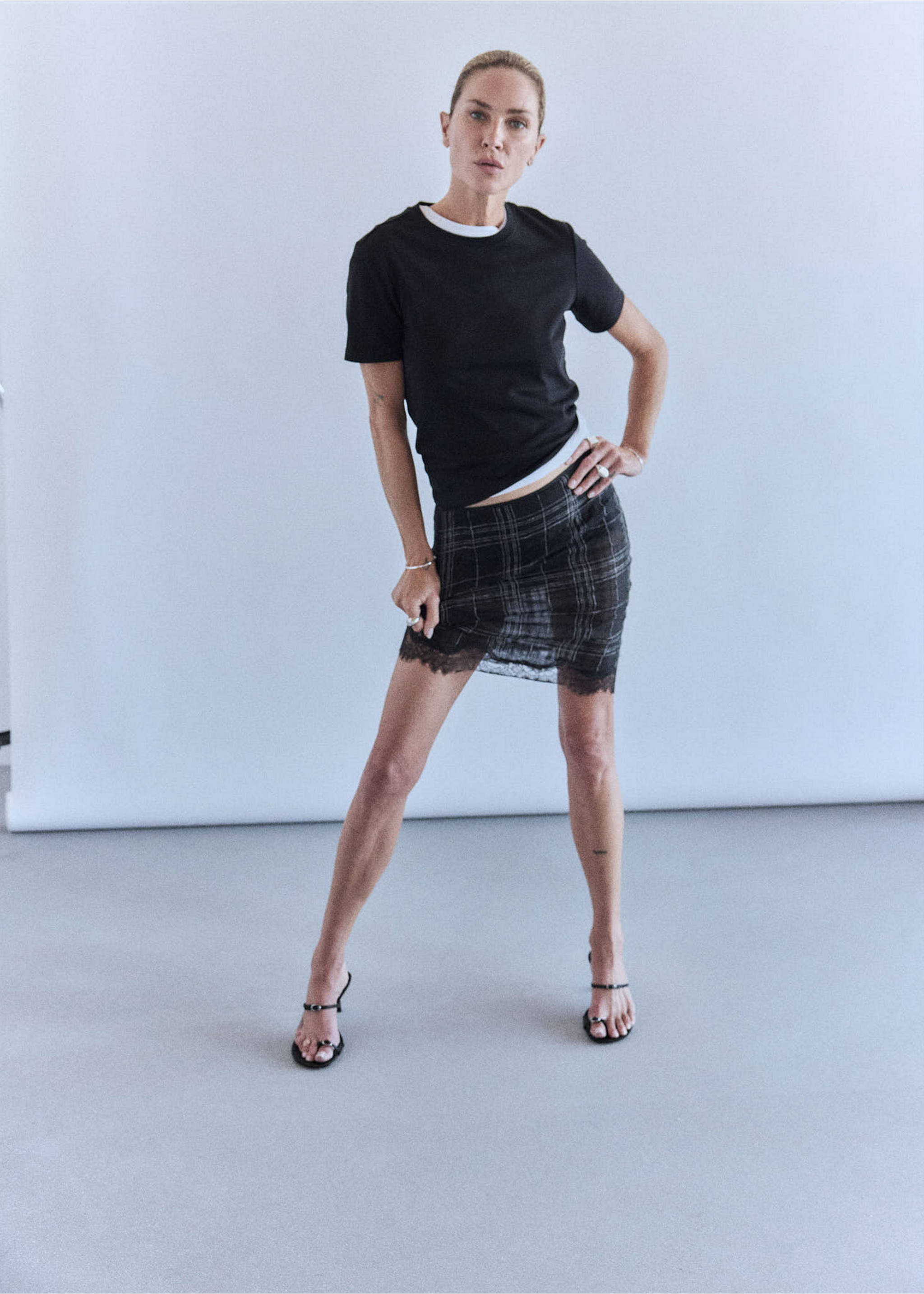 Linen blend checked skirt - General plane, Black. Ref: 37072900-00.