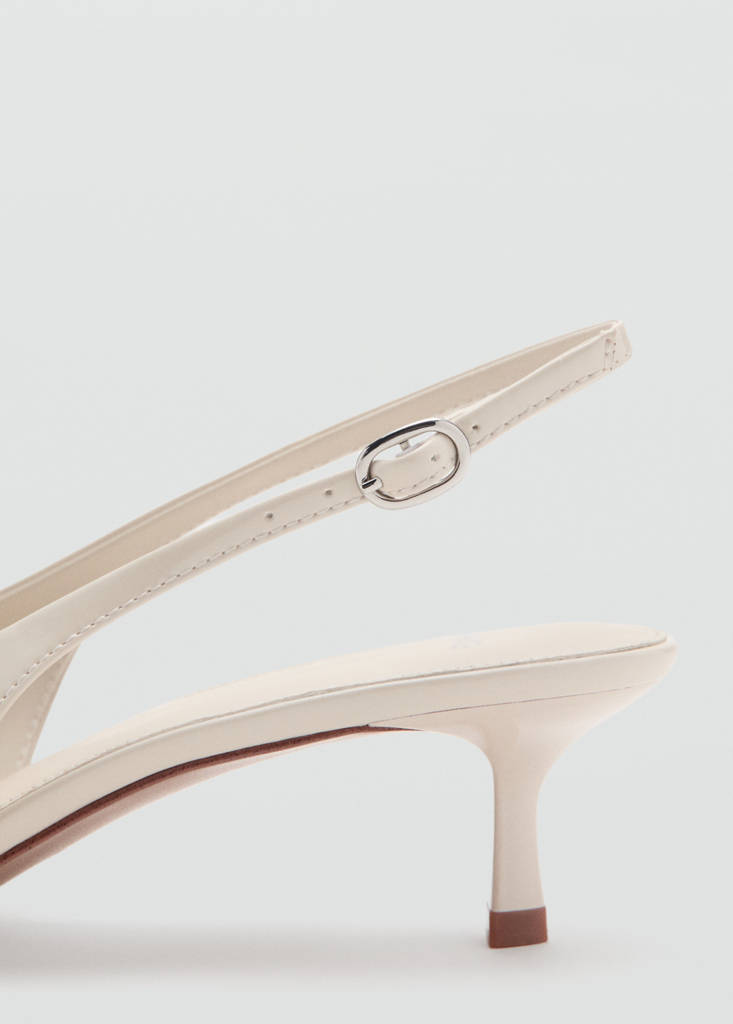 Kitten-heel patent leather shoes — Ecru