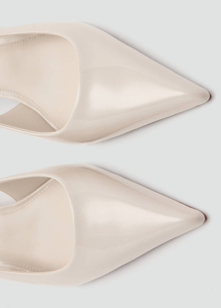 Kitten-heel patent leather shoes — Ecru