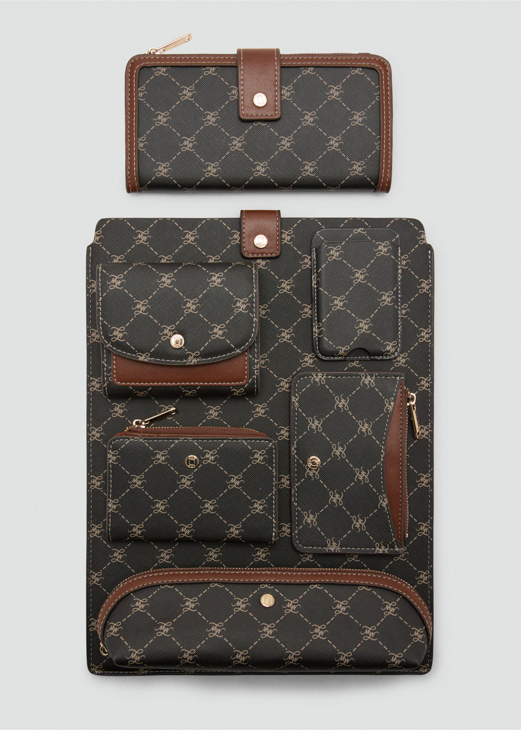 Zip case with printed logo - Details of the article 2, Brown. Ref: 37072912-00.