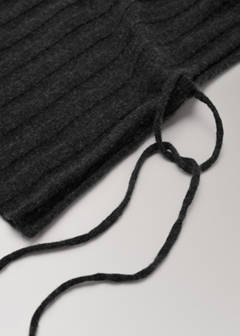 Cashmere bow beanie — Charcoal 2