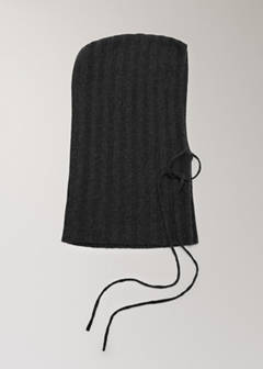 Cashmere bow beanie — Charcoal 1