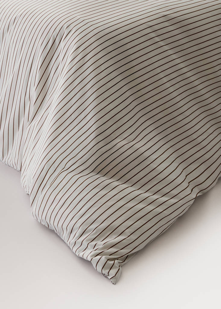 Reversible 200 thread count cotton duvet cover with stripes for a 90 cm bed — Coffee