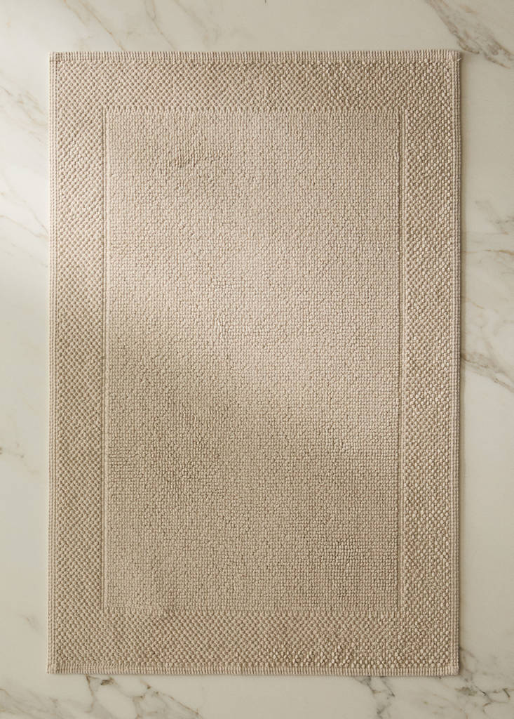 Garment-dyed cotton bath rug — Beige