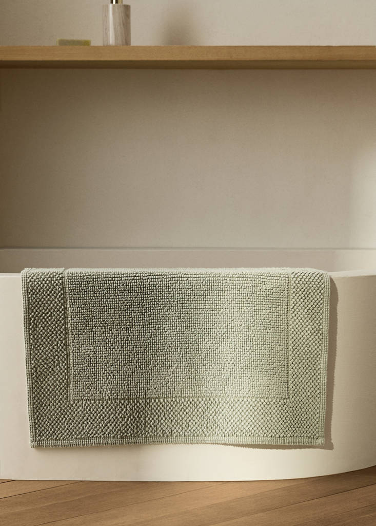 Garment-dyed cotton bath rug — Forest Green
