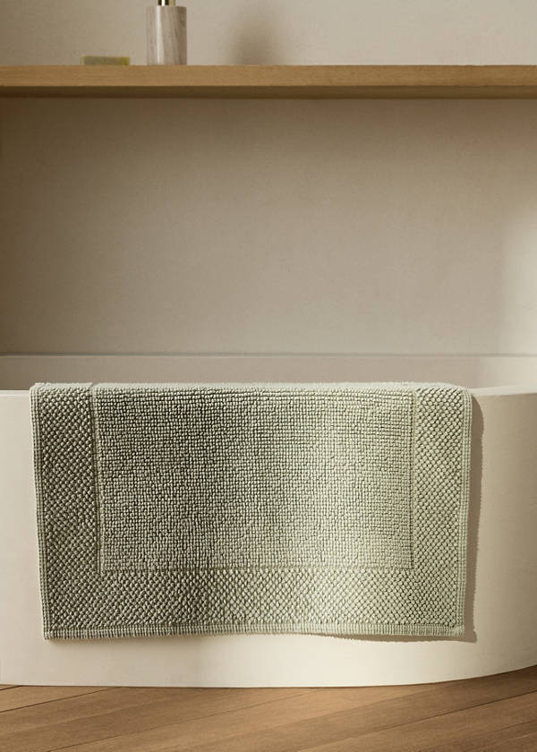 Garment-dyed cotton bath rug — Forest Green