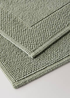 Garment-dyed cotton bath rug — Forest Green 3