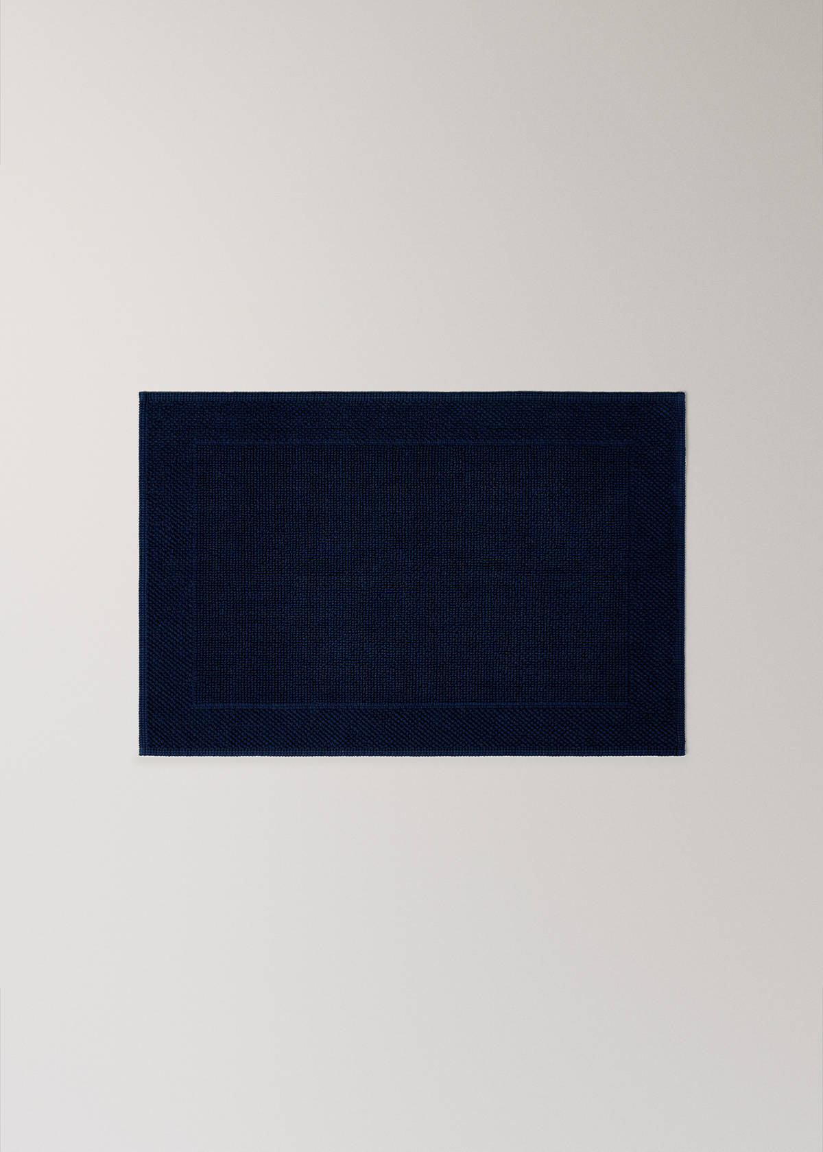 Garment-dyed cotton bath rug — Night Blue