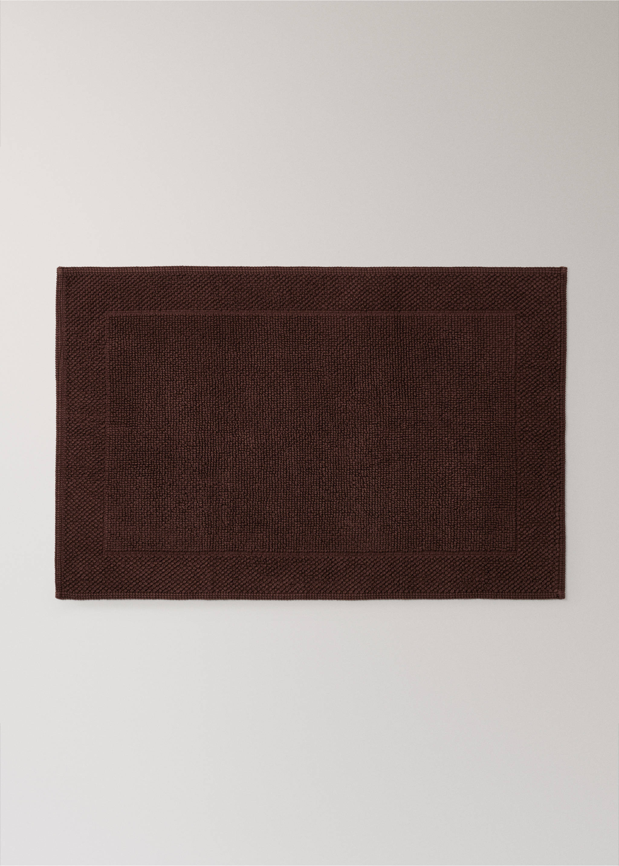 Garment-dyed cotton bath rug - Article without model, Burgundy. Ref: 37072924-00.