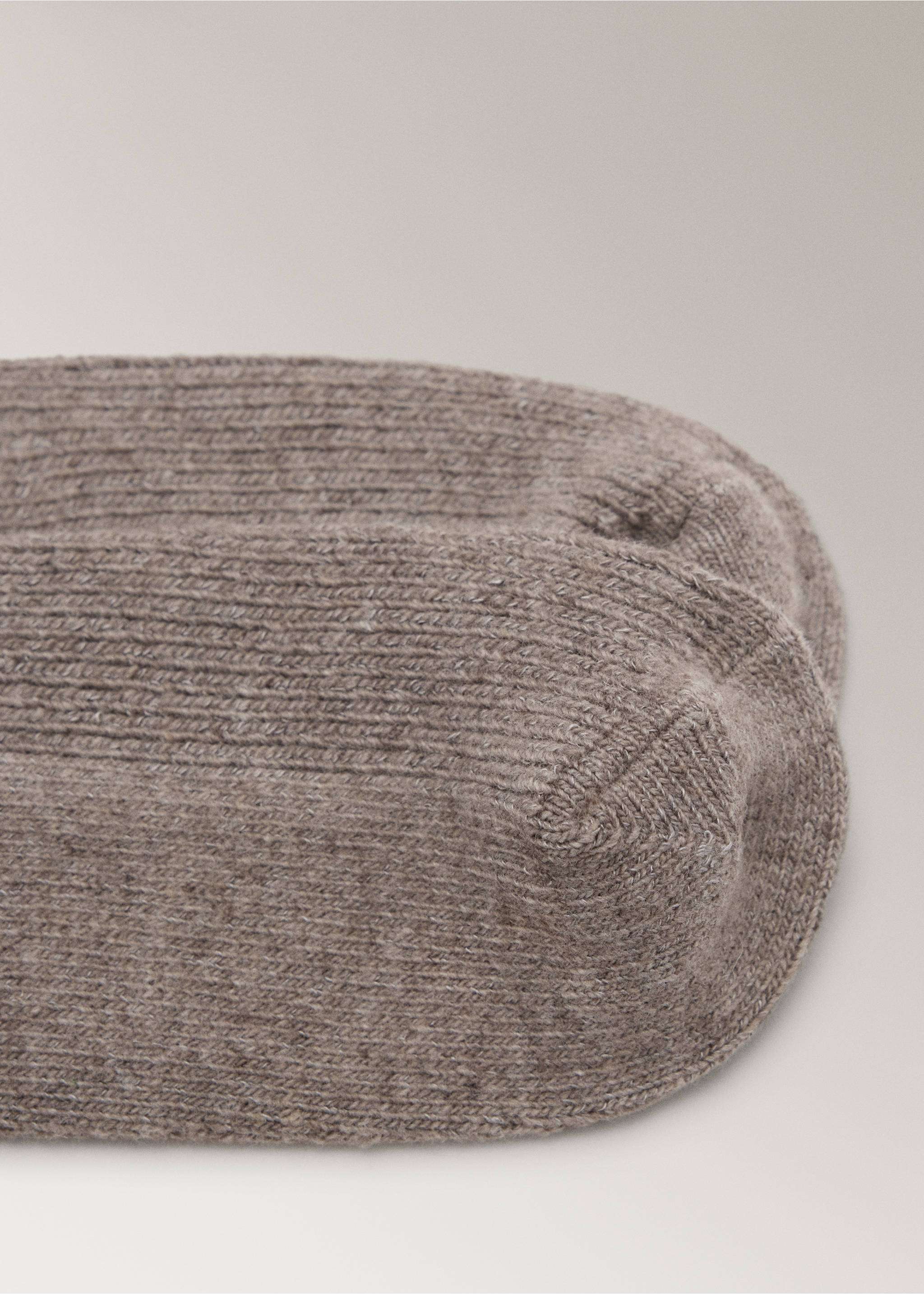 Ribbed socks - Details of the article 8, Brown. Ref: 37072935-00.