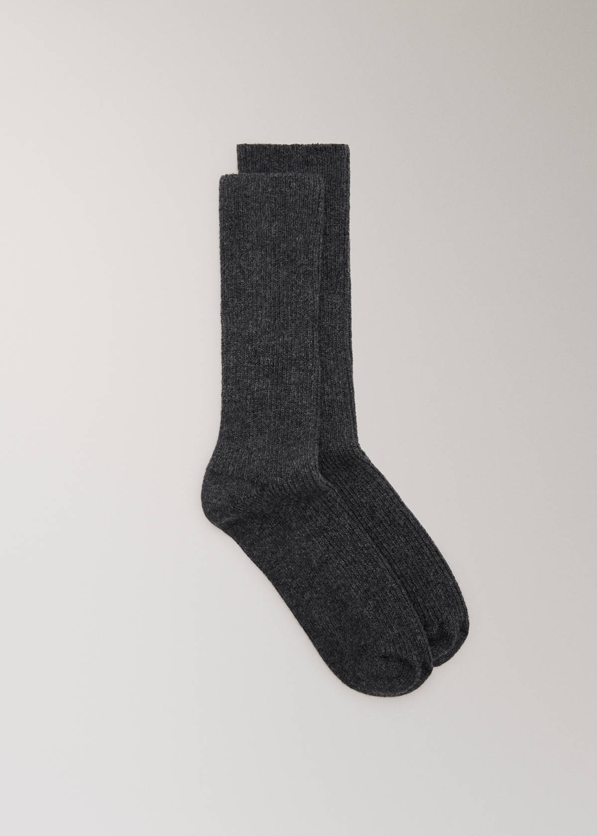 Ribbed socks — Charcoal