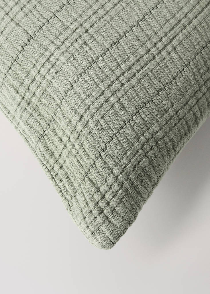 Garment-dyed cushion cover with hem 50x50 cm — Green