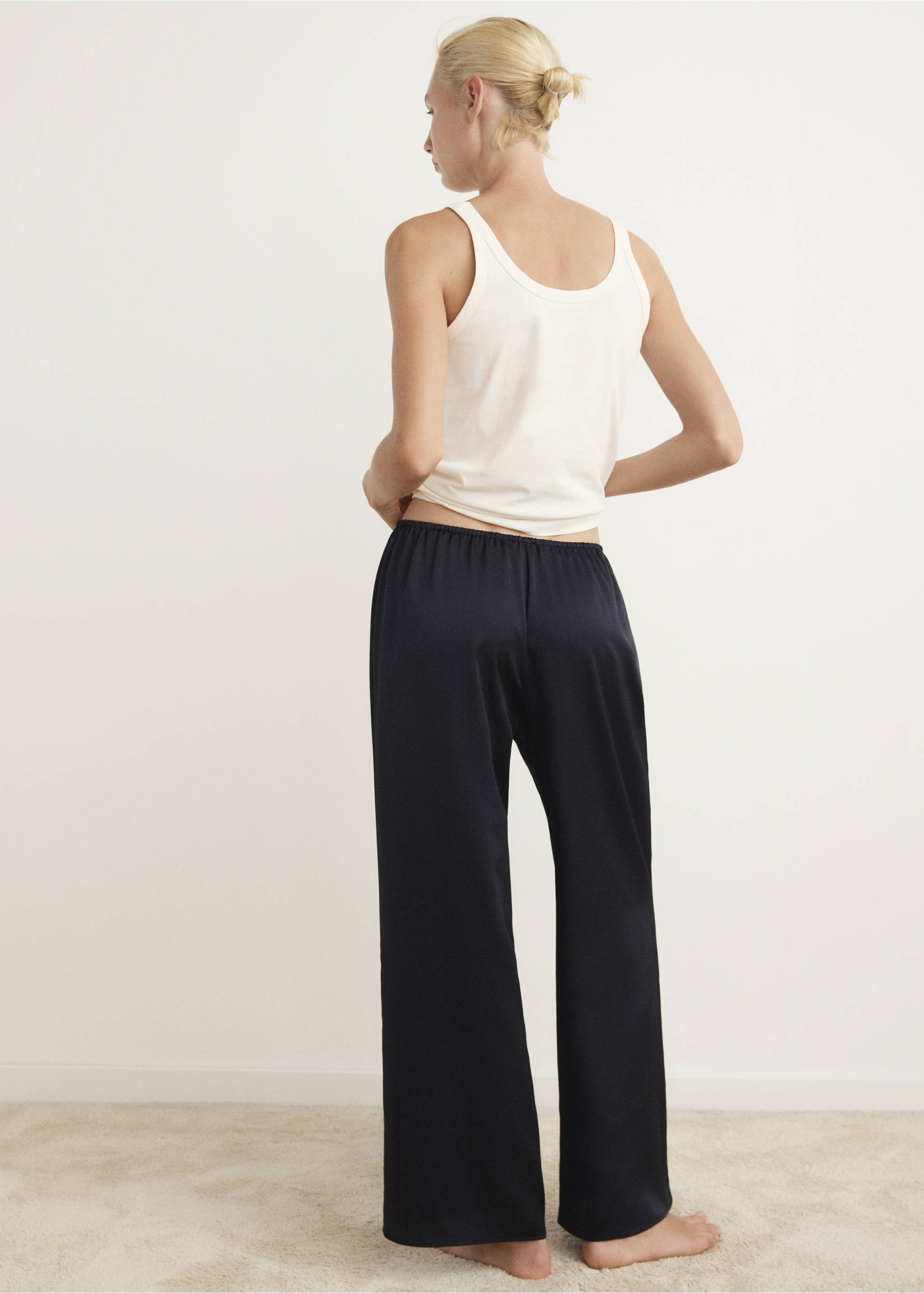 Pantalon en satin - Verso de l’article, Gris anthracite. Ref: 37072943-00.