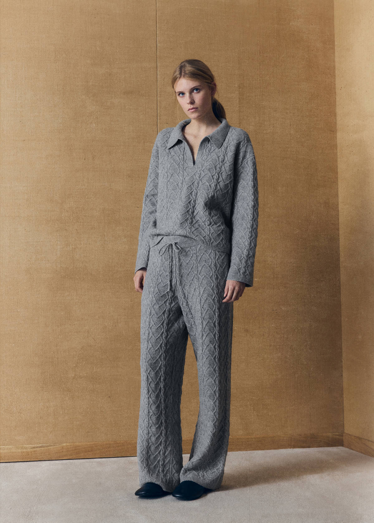 Cable-knit polo-neck jumper — Grey