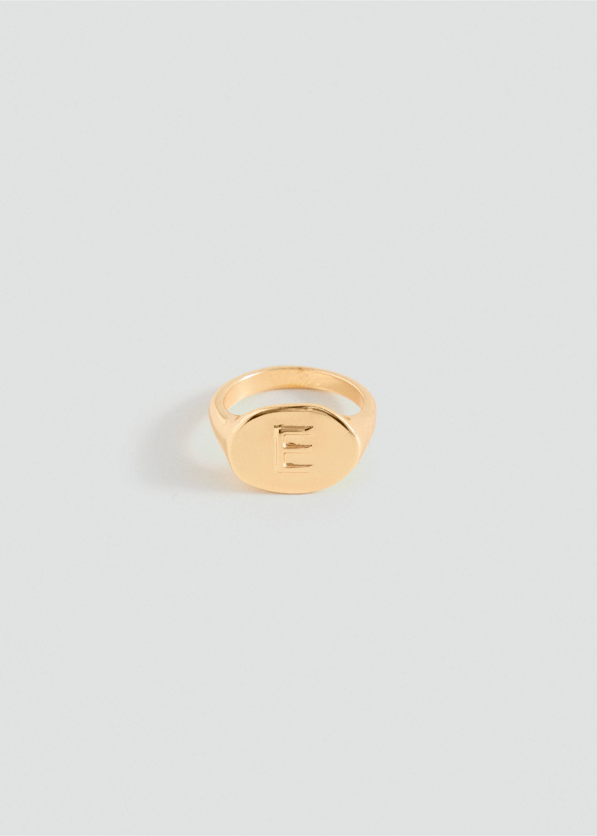Letter detail ring - Article without model, Gold. Ref: 37072950-00.