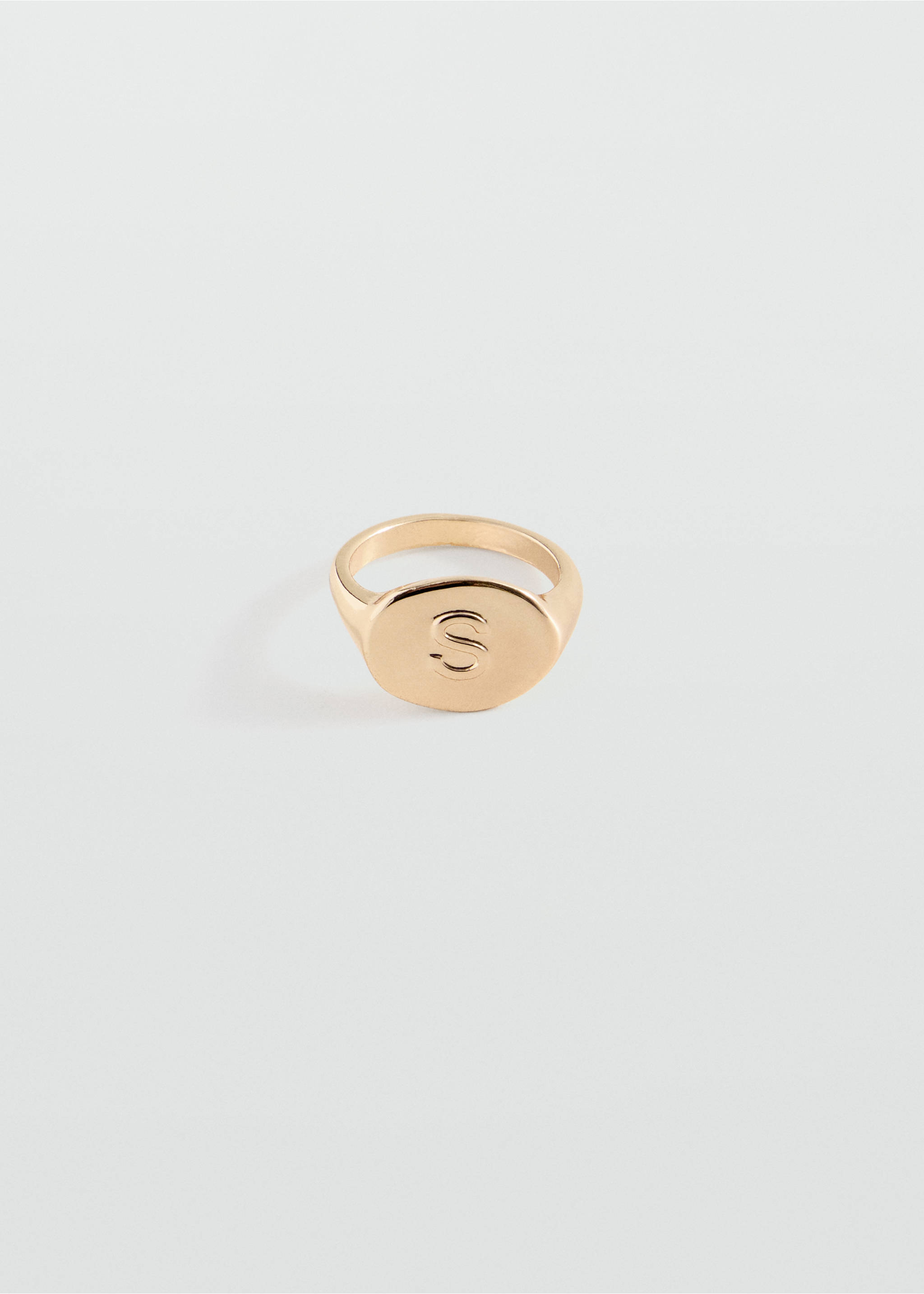 Letter detail ring - Article without model, Gold. Ref: 37072952-00.