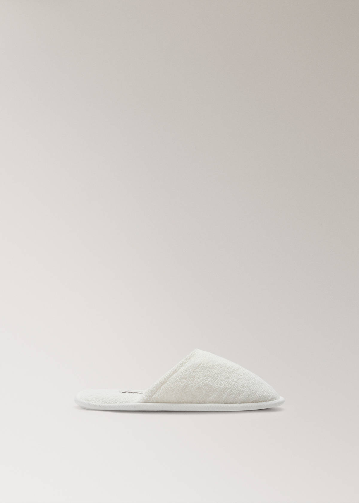 Round-toe terry slippers — White