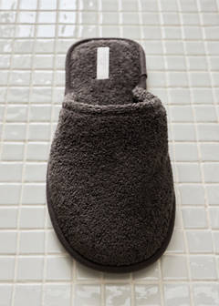 Round-toe terry slippers — Coffee 1