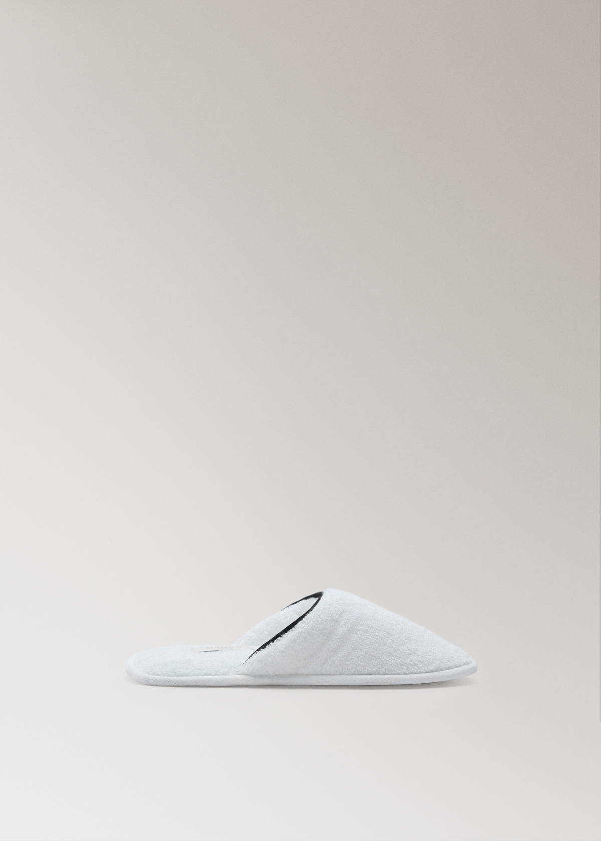 Terry slippers with piping detail — White