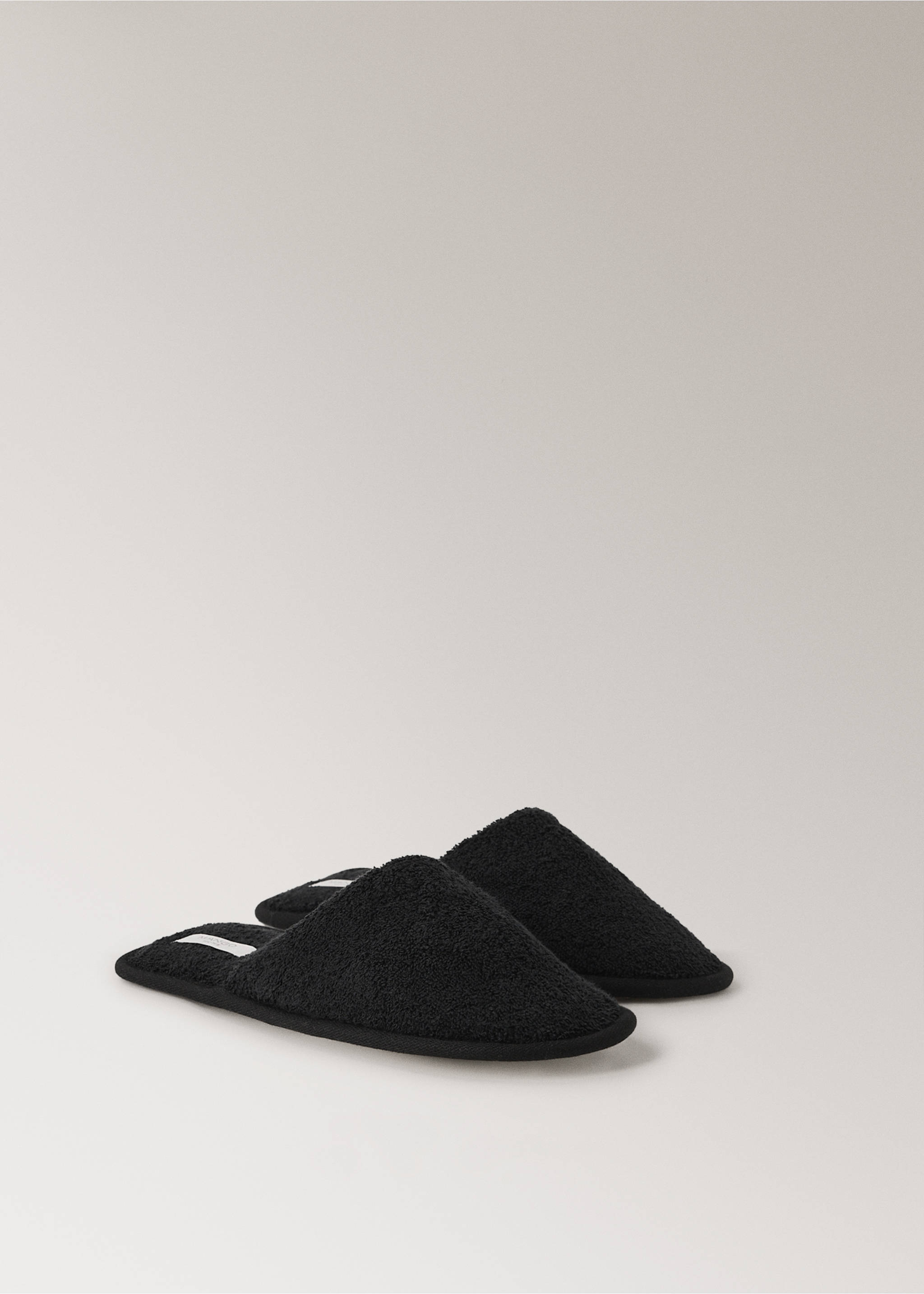 BATHROOM SLIPPERS FEST - Details of the article 1, Black. Ref: 37072957-00.
