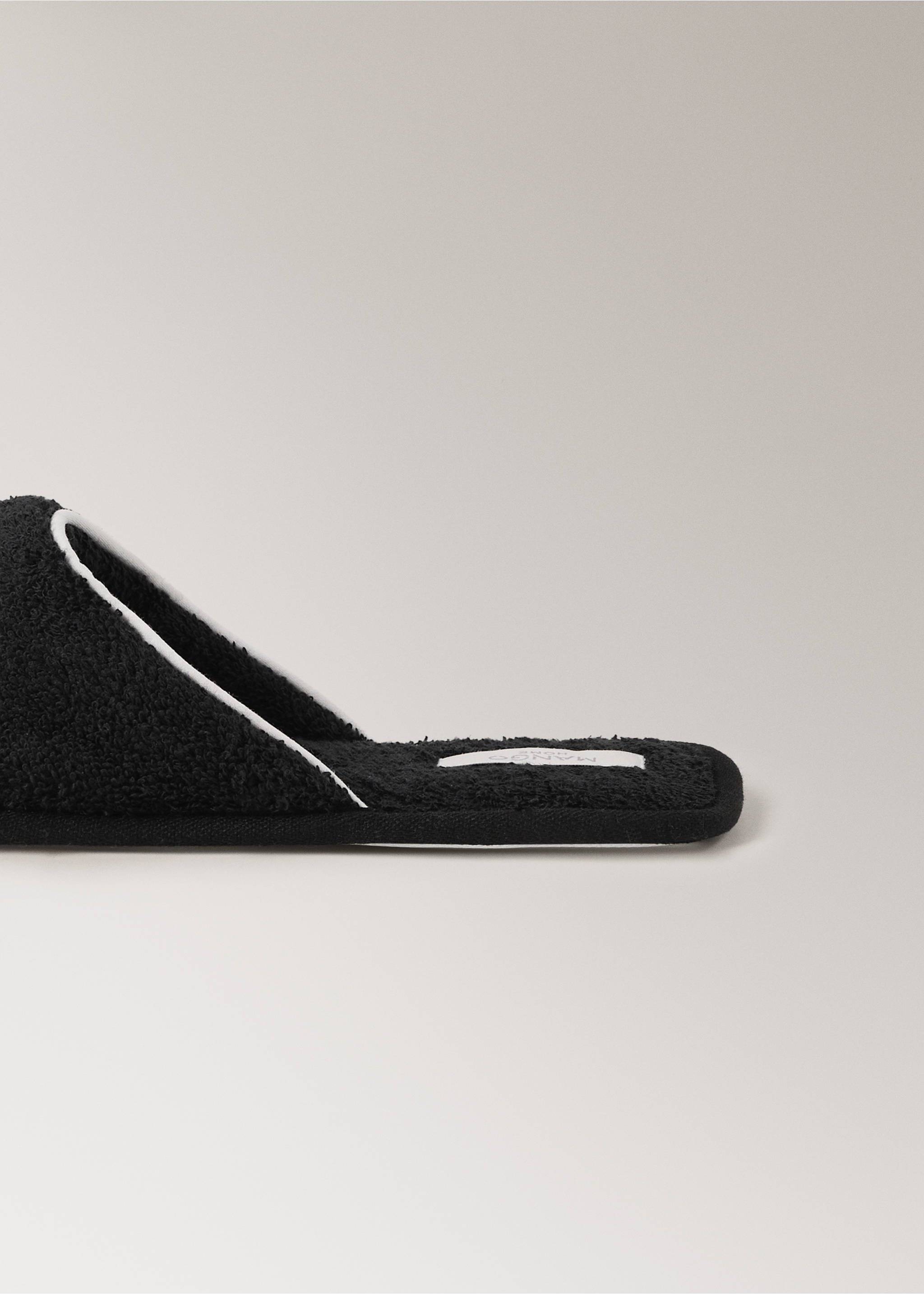 BATHROOM SLIPPERS FEST - Details of the article 2, Black. Ref: 37072957-00.