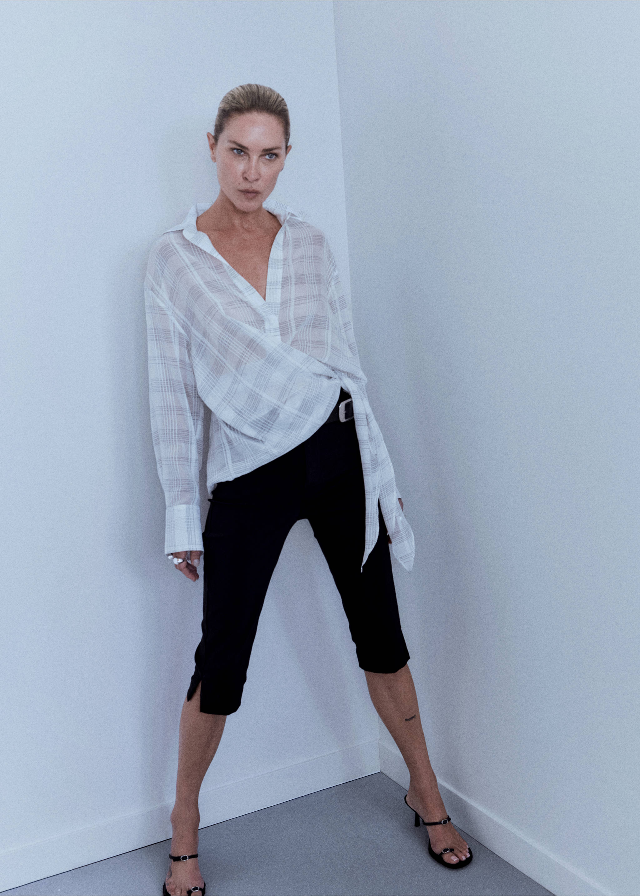 Pantalon capri ceinture - Plan moyen, Noir. Ref: 37072959-00.