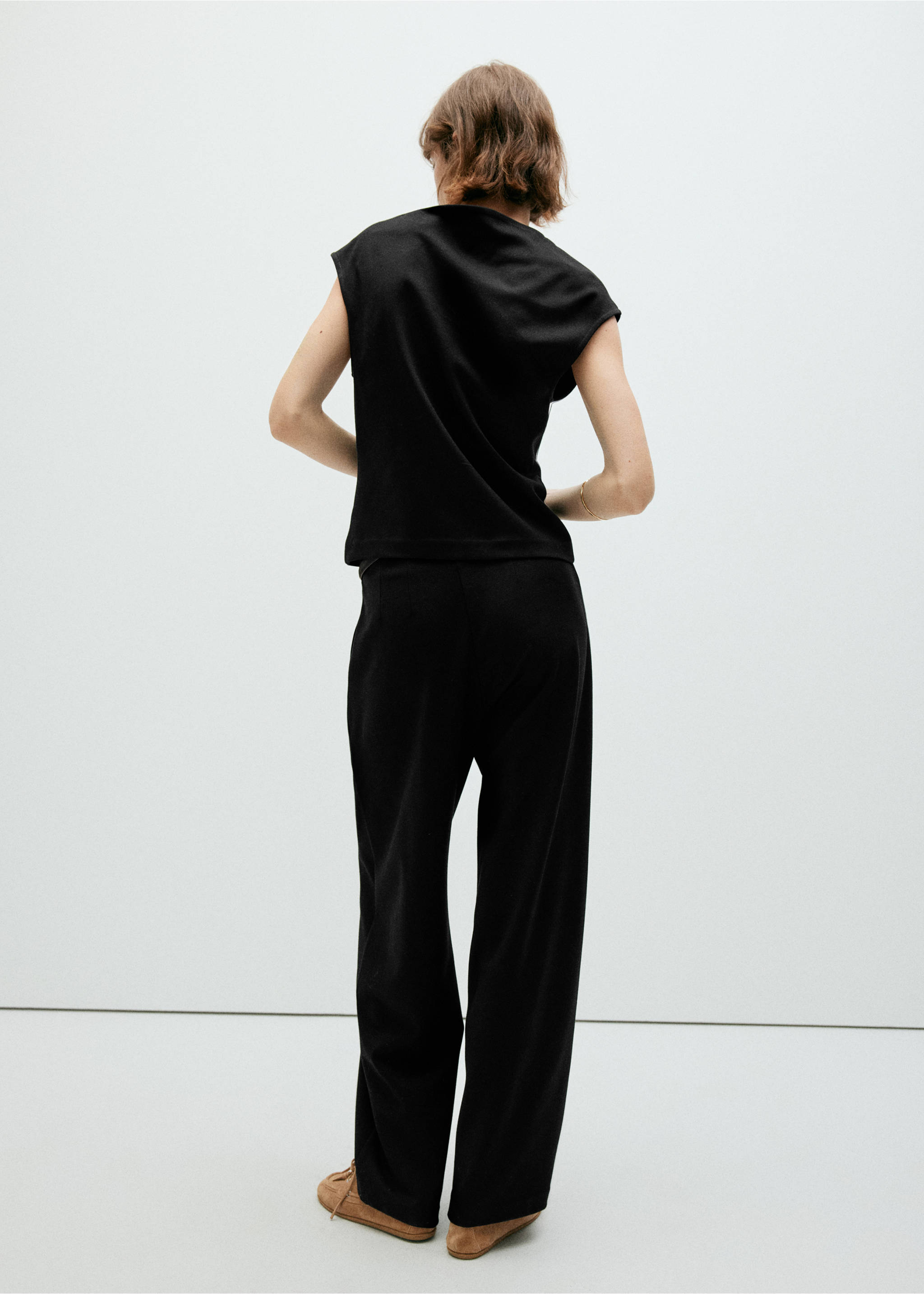 Asymmetrical draped top - Reverse of the article, Black. Ref: 37073275-00.