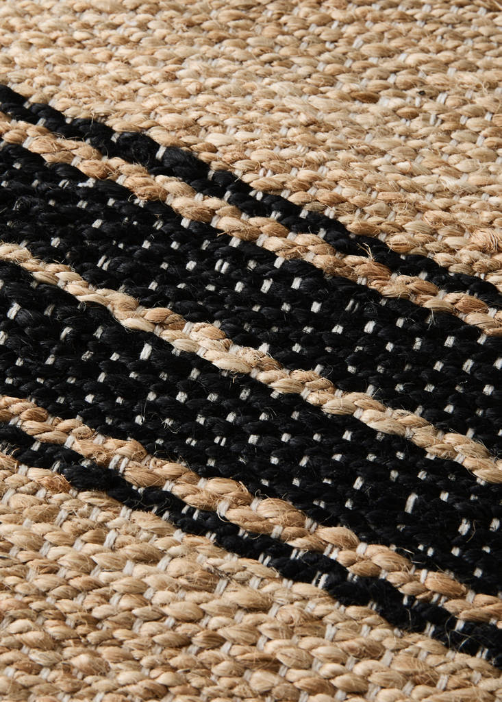 Medium striped rug, 100% jute — Beige