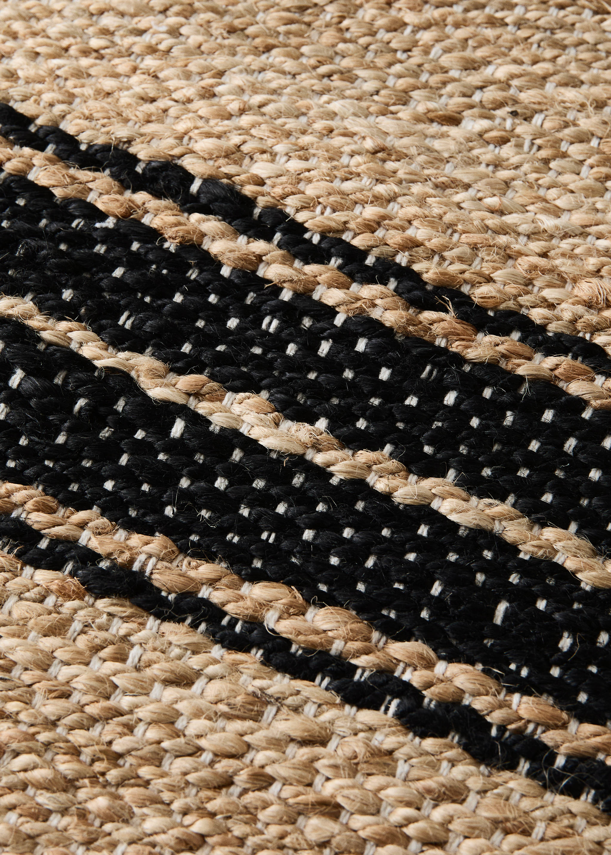 Jute rug with striped design - Details of the article 1
