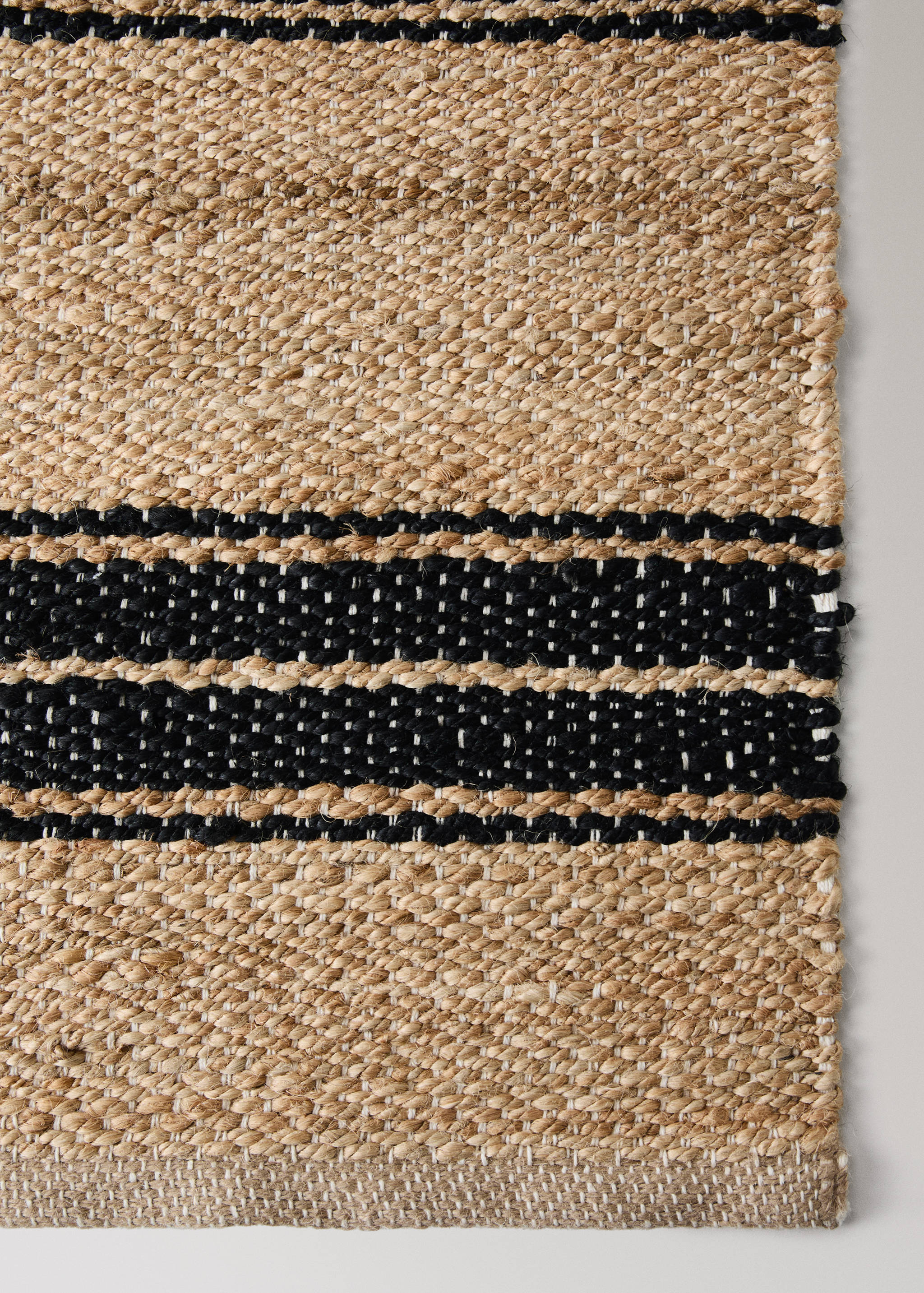 Jute rug with striped design - Details of the article 2