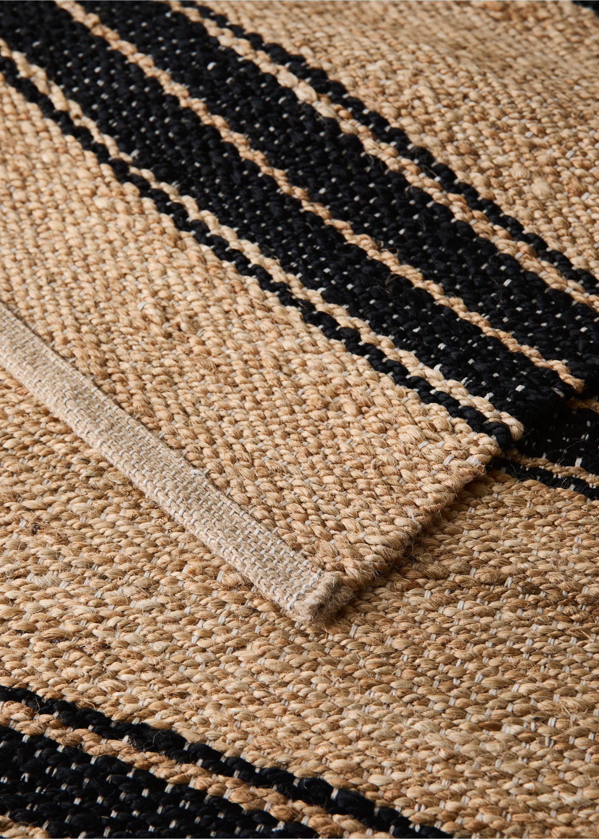 Jute rug with striped design - Details of the article 3, Beige. Ref: 37073277-00.